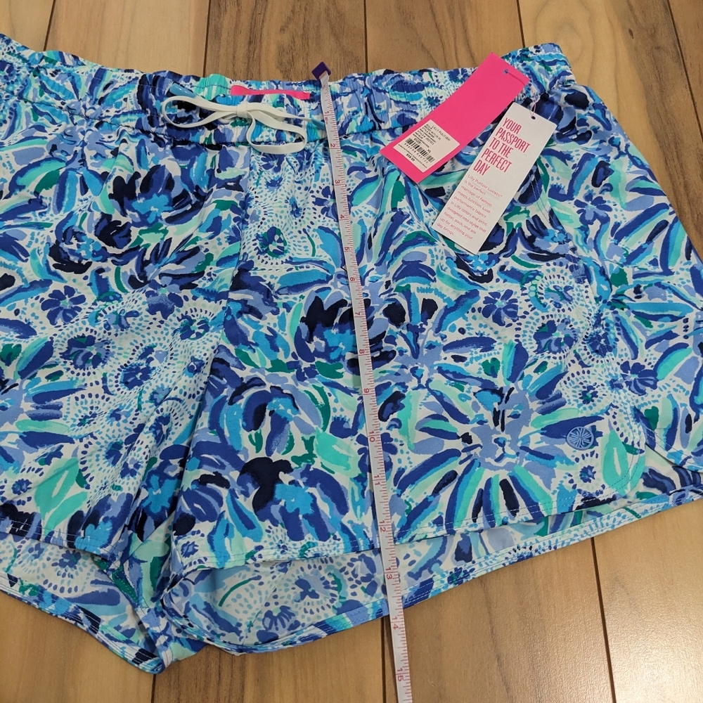 NWT! Lilly Pulitzer Luxletic Run Around Shorts Iris Blue High Maintenance XL - Picture 9 of 15